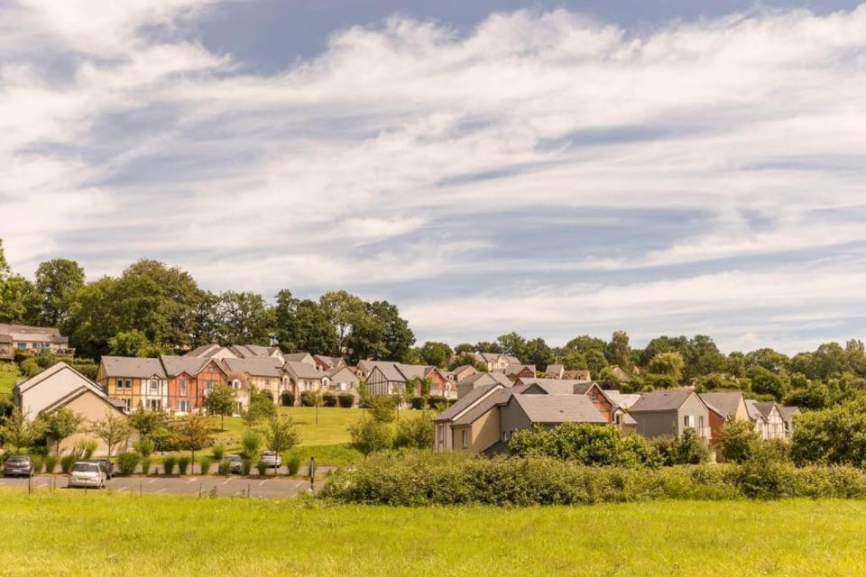 Neighbourhood, Natural landscape
