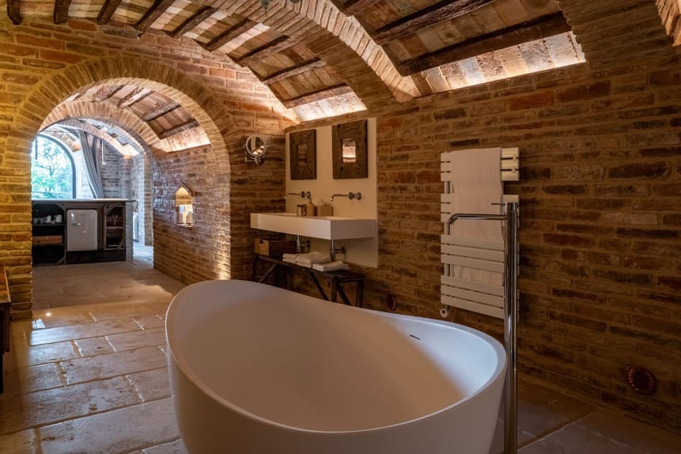 Bathroom, minibar