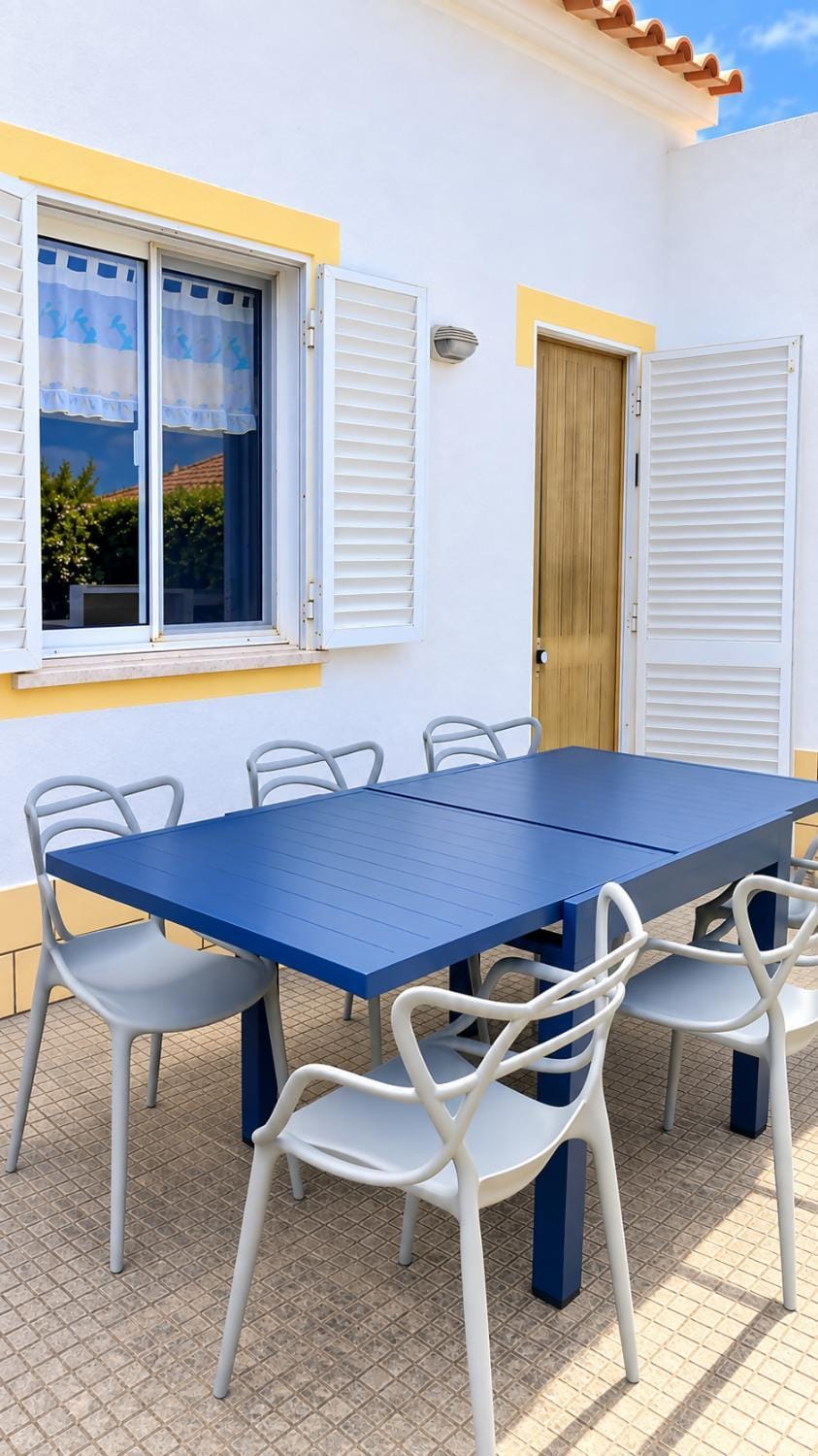 Spacious House in Sagres with Private Patio & BBQ House in Sagres