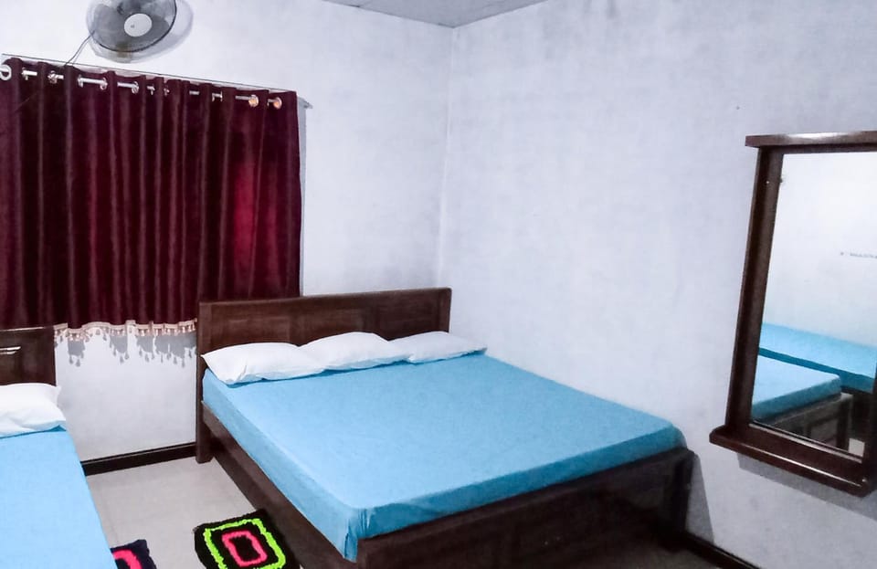 Bed, Bedroom, fireplace