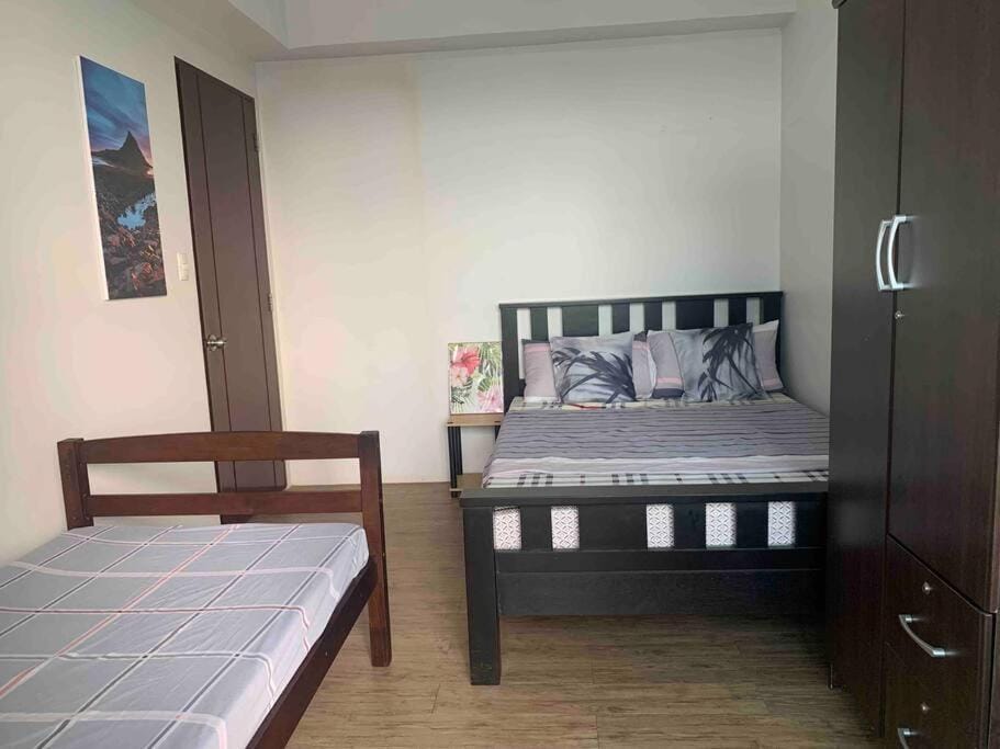 Lovely Spacious Condo With Balcony Apartment in Muntinlupa