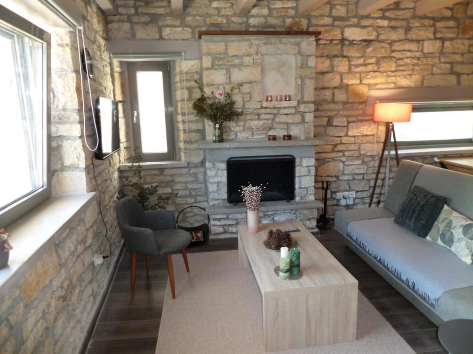 Seating area, flat iron