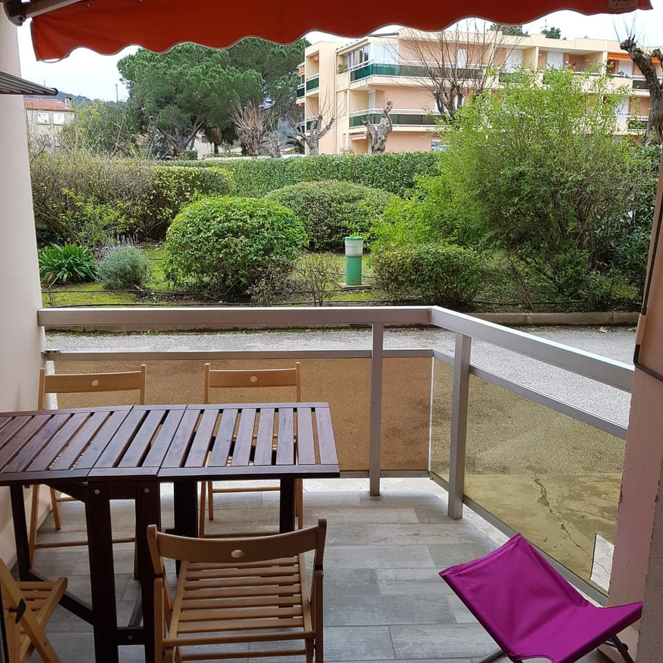 Balcony/Terrace, Garden view
