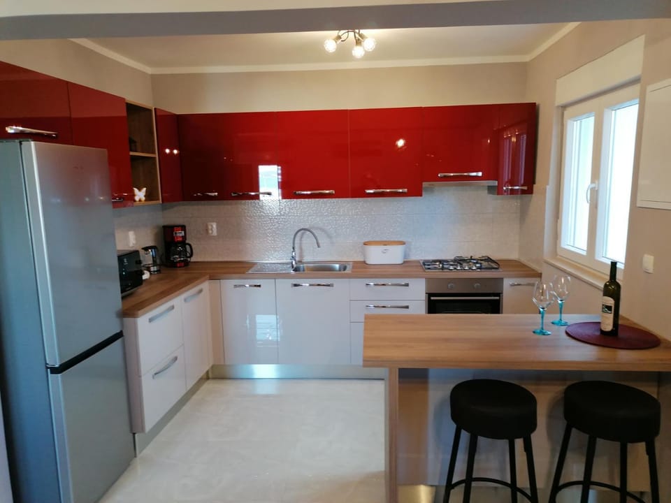 Kitchen or kitchenette, Dining area, Communal kitchen