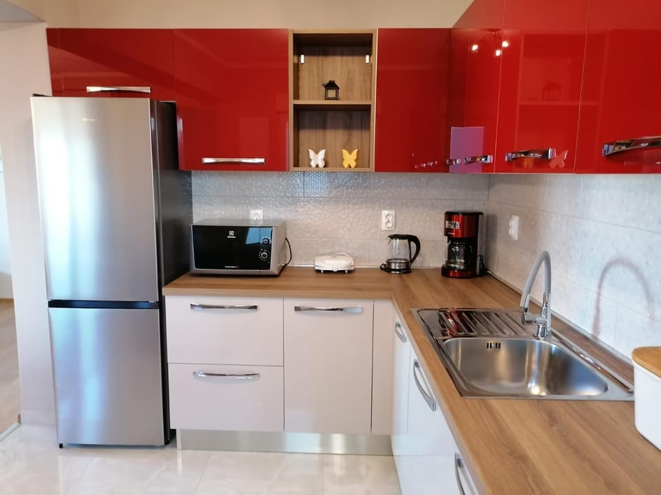 Kitchen or kitchenette, Communal kitchen