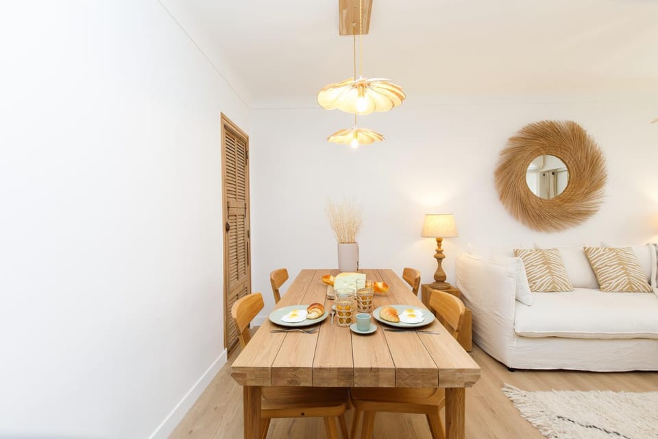 Hippie Palm Beach YourHostHelper Apartment in Cannes