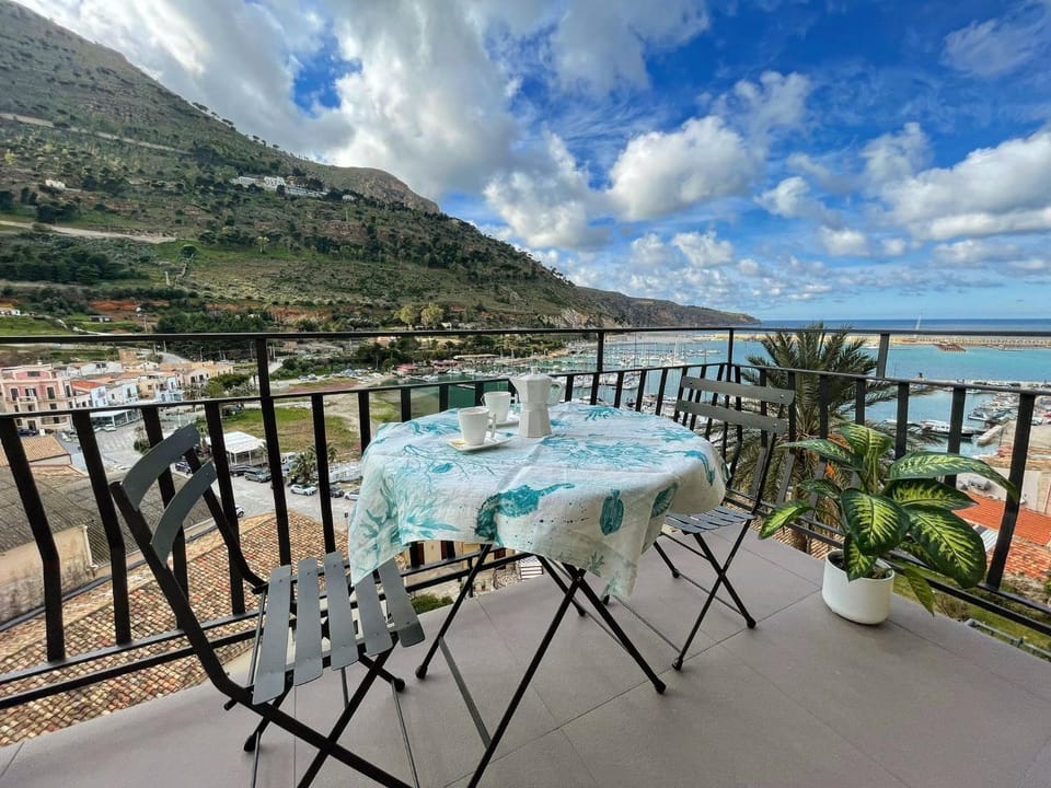 Patio, Nearby landmark, Natural landscape, View (from property/room), Balcony/Terrace, Mountain view, Sea view