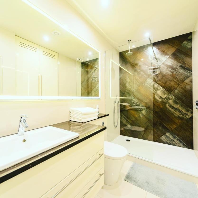 Роскошная 3к квартира 125м2. 22 этаж. Набережная. Дрим Таун. Apartment in Kiev City - Kyiv