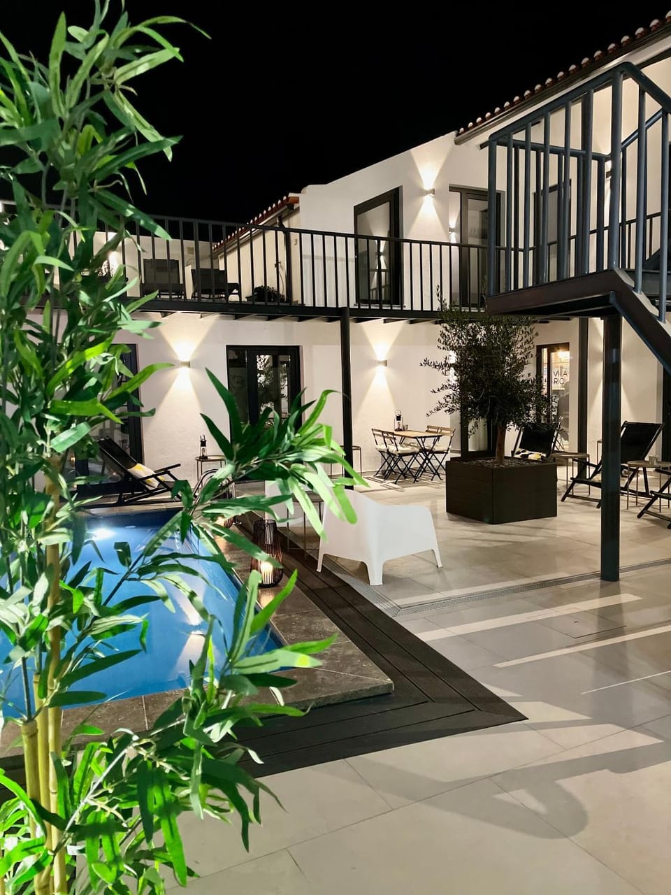 Swimming pool, Internal: Not applicable to any particular room