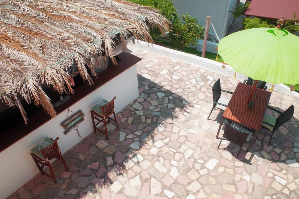 Balcony/Terrace, Kitchen or kitchenette, Dining area