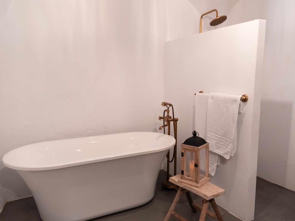 Bathroom, Bath
