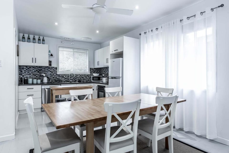 Dining area, kitchen