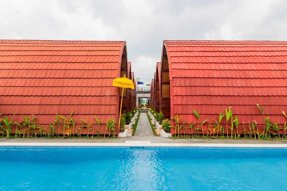 Property building, Swimming pool, Swimming pool