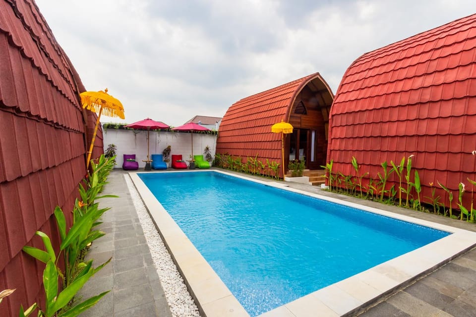 Swimming pool, Swimming pool