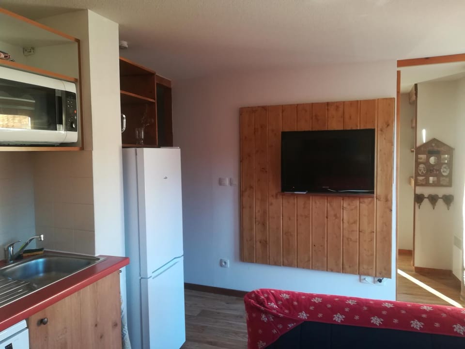 TV and multimedia, stove