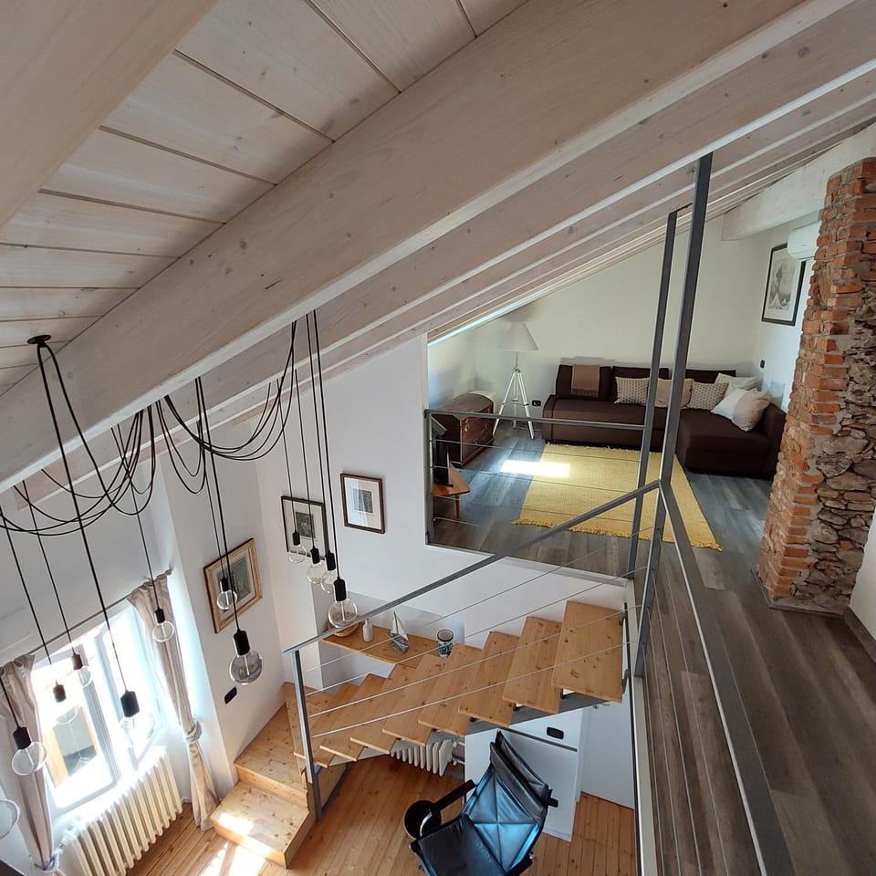Bed, Living room