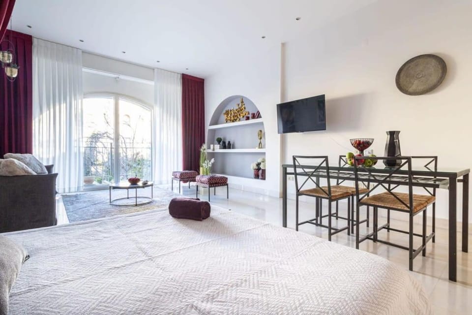 Cosy Studio in Mamilla, free parking up to 5 ppl House in Jerusalem