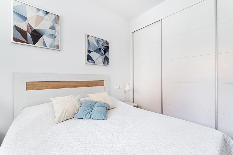Bed, Photo of the whole room, Bedroom, wardrobe
