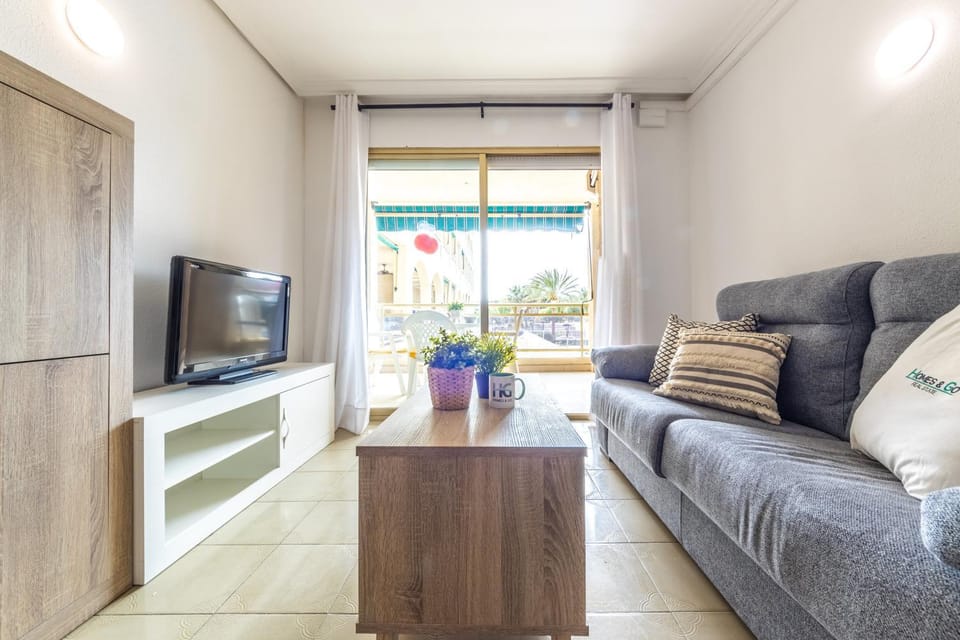 Apartamento con piscina a 250m de la playa Apartment in La Pineda