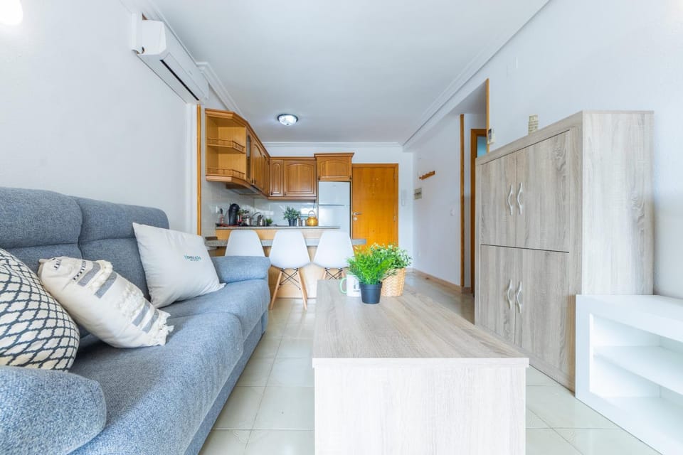 Apartamento con piscina a 250m de la playa Apartment in La Pineda