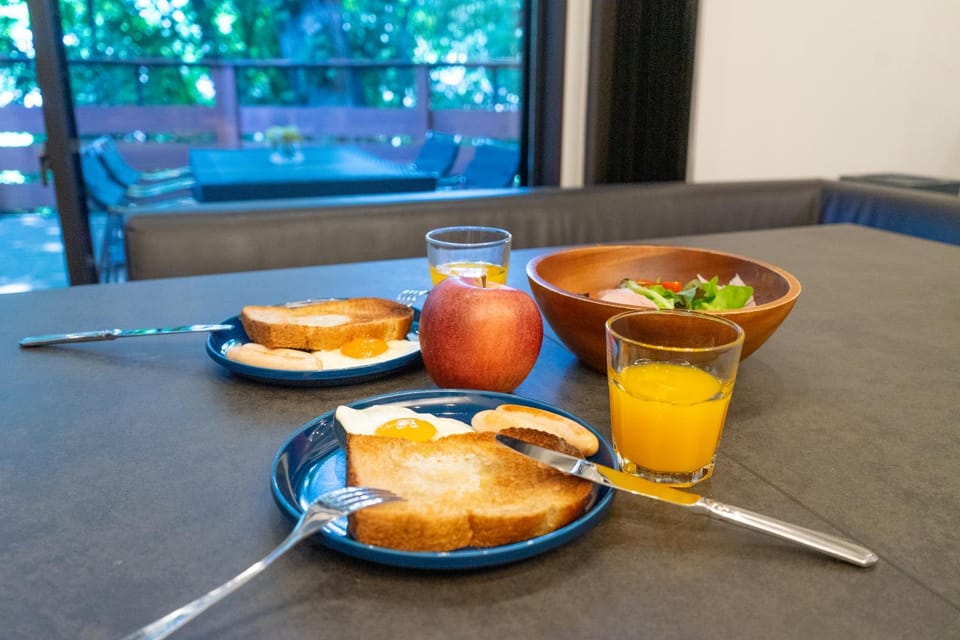 Dining area, Breakfast
