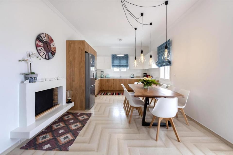 Parikia's Bright Comfort Villa Apartment in Paros