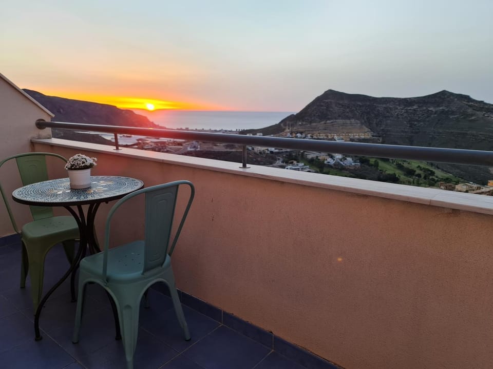 Balcony/Terrace, Photo of the whole room, Mountain view, Sea view, Sunrise
