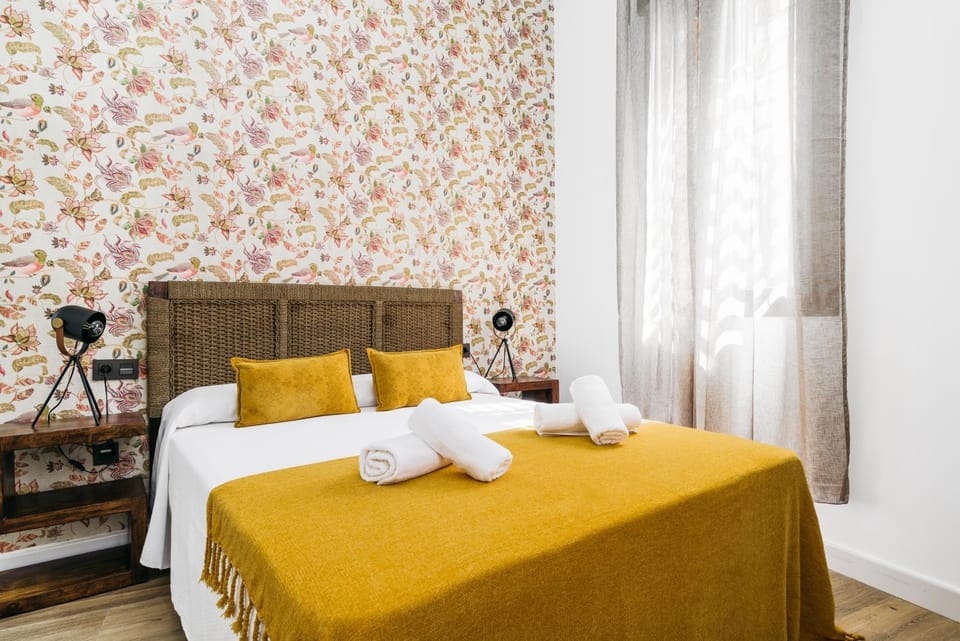 Bed, Photo of the whole room, Bedroom, cot