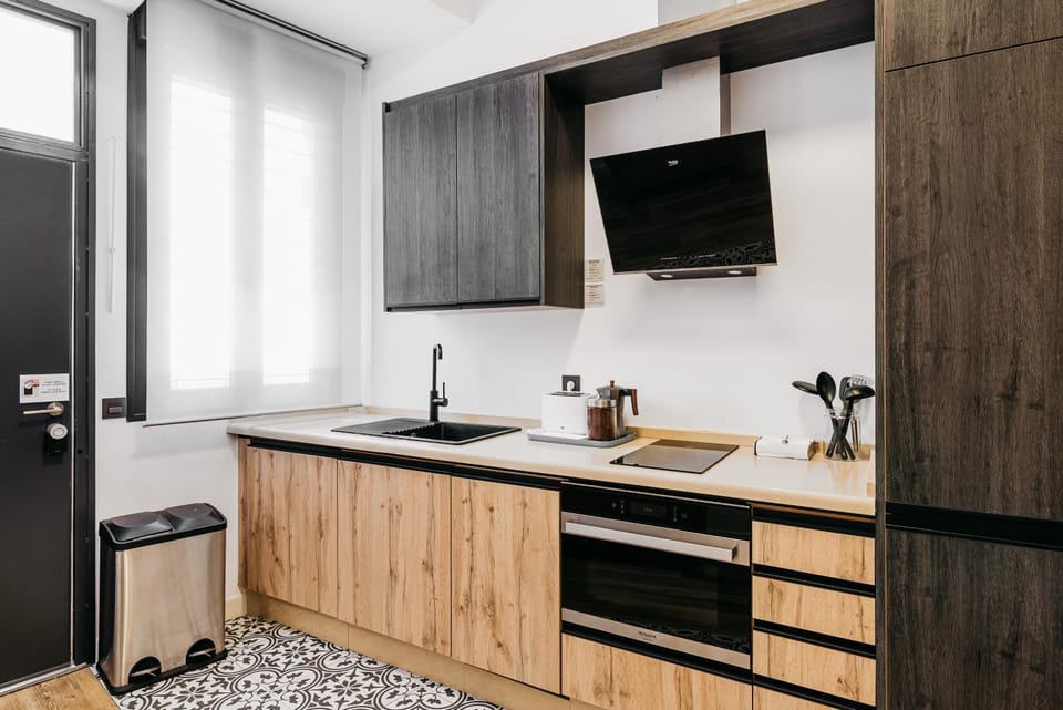 Kitchen or kitchenette, Food, stove, kitchen