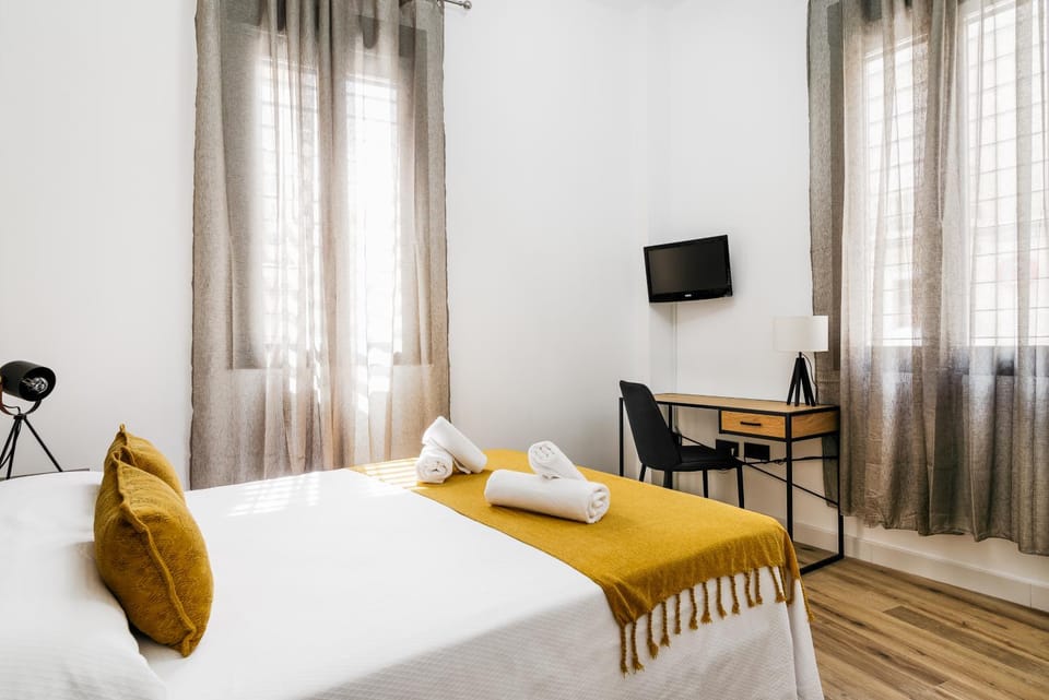 Photo of the whole room, Seating area, Bedroom