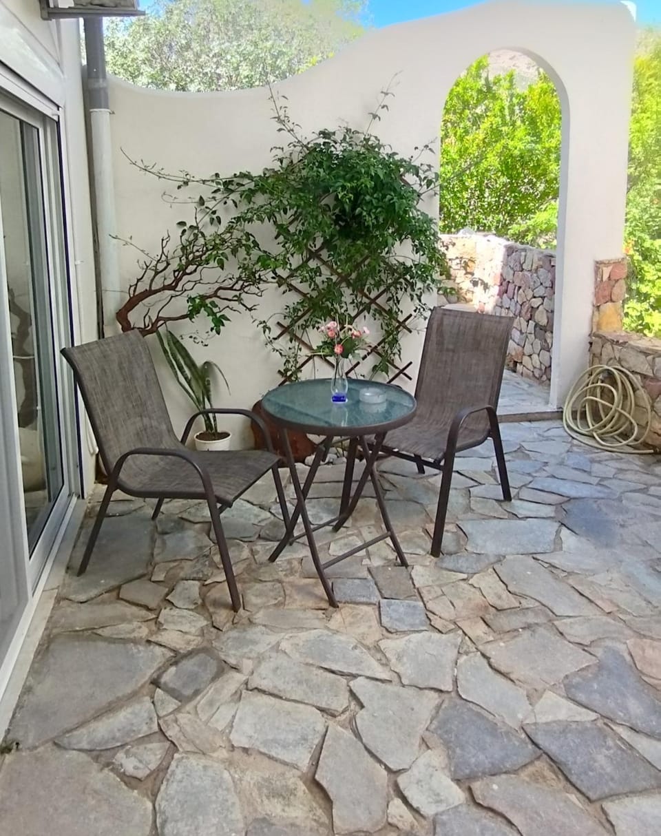 Patio, Garden view