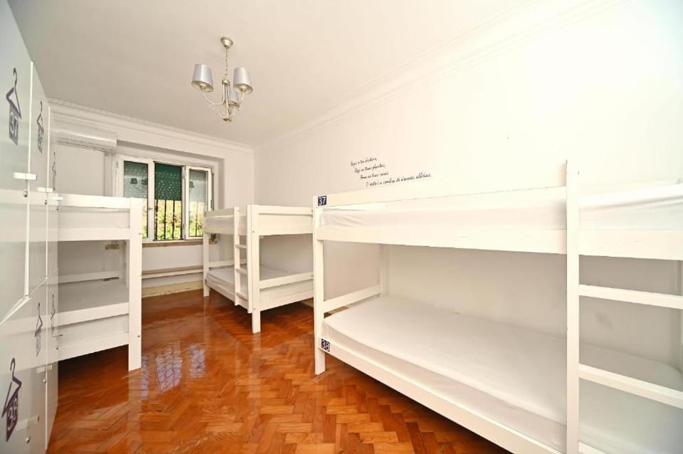 Photo of the whole room, Bedroom, bunk bed