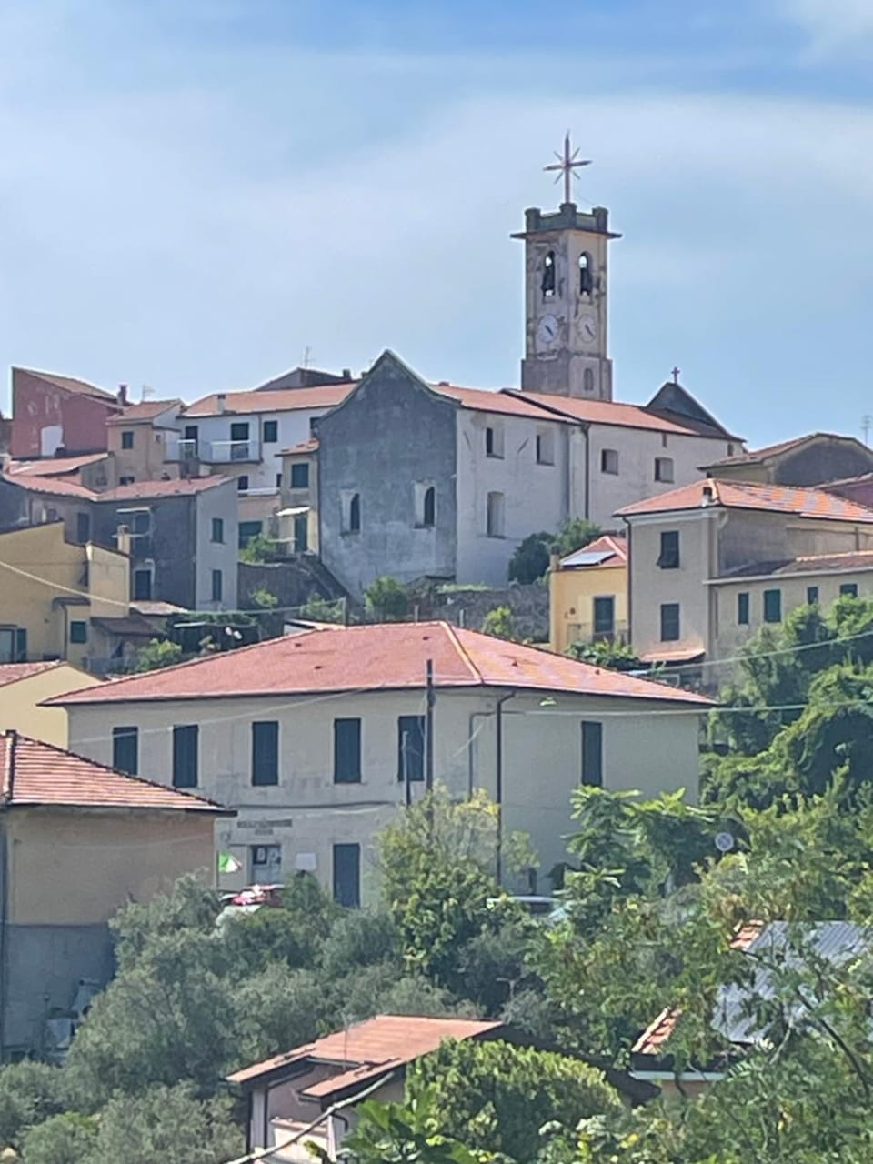 Property building, Nearby landmark, Restaurant/places to eat, Day, People, Place of worship, Hiking, Hiking, City view, Landmark view, Location