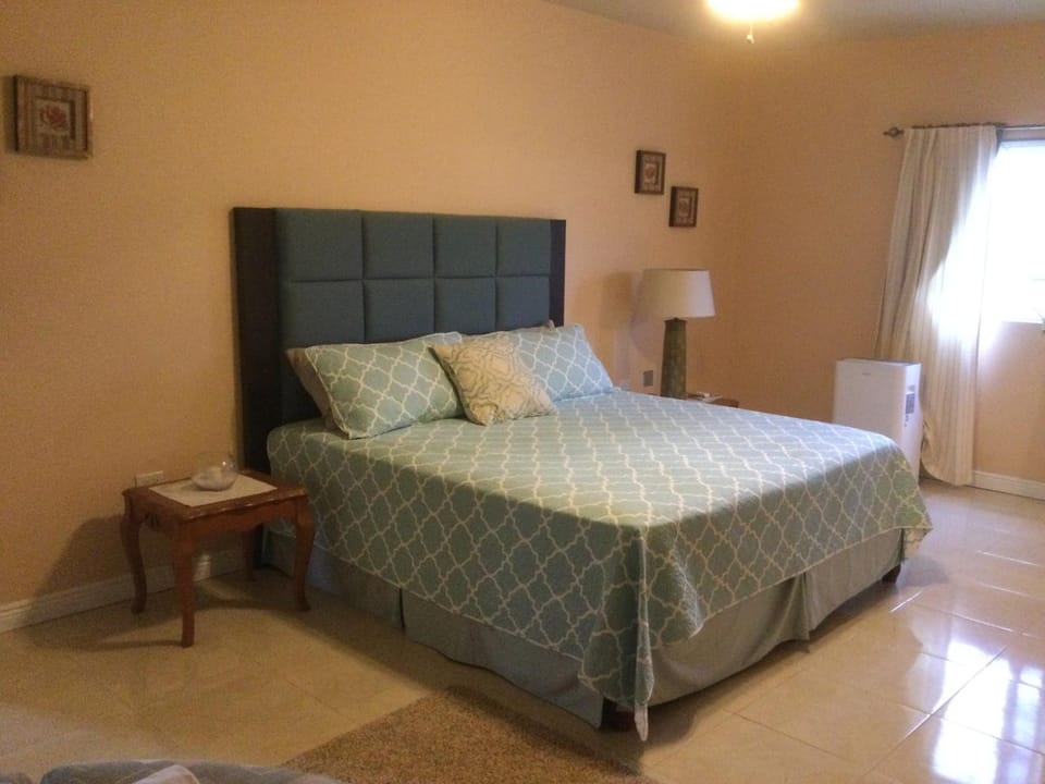 Mountain View retreat st.Elizabeth House in St. Elizabeth Parish