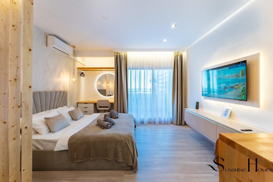 Seaview beachfront studio with aqua park & balcony Apartment in Benalmadena