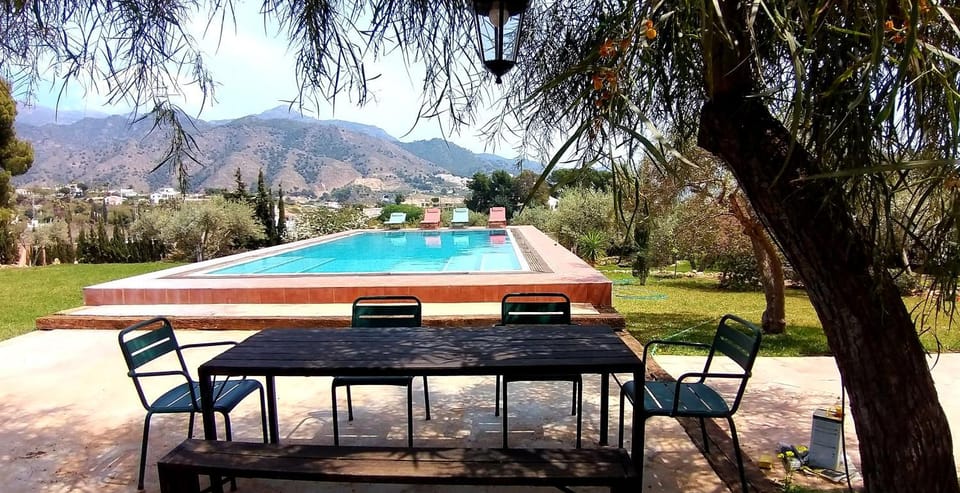 Dining area, Swimming pool