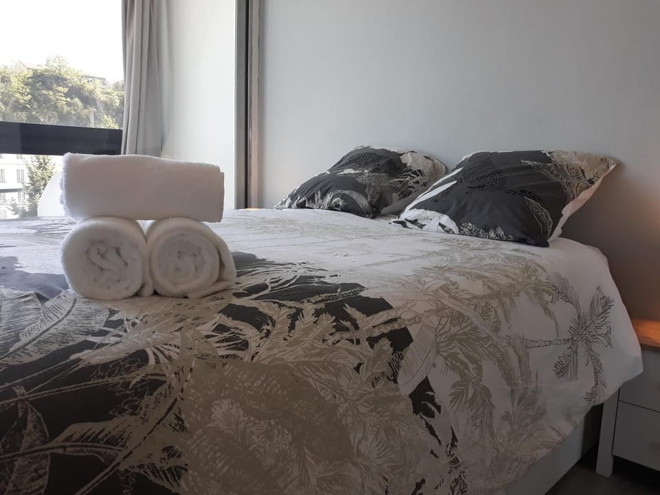 Bed, Night