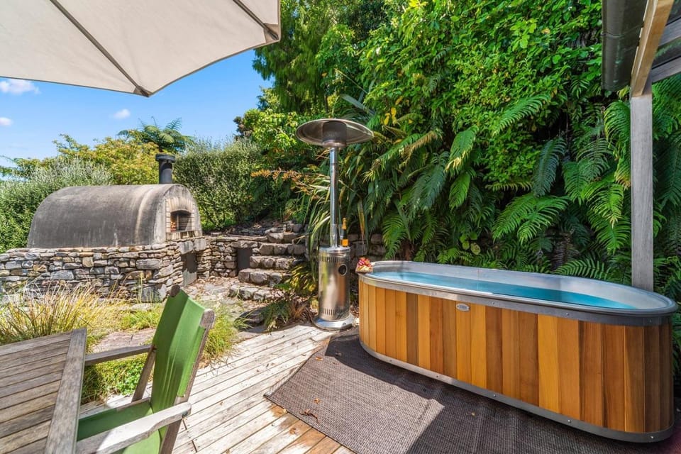 Open Air Bath, Open Air Bath