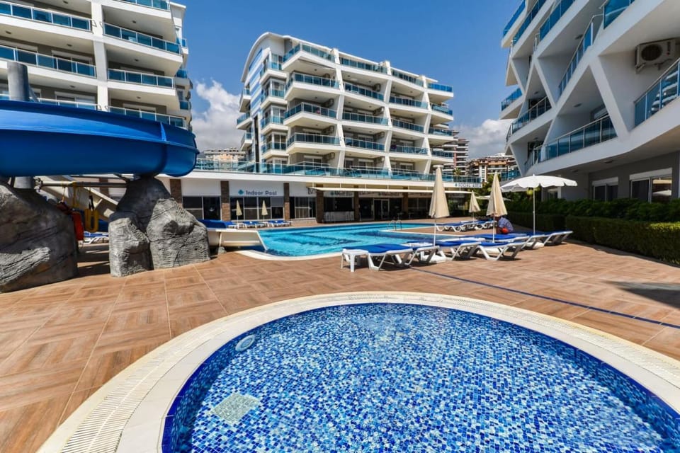 Property building, Swimming pool