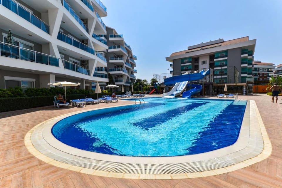 Property building, Swimming pool