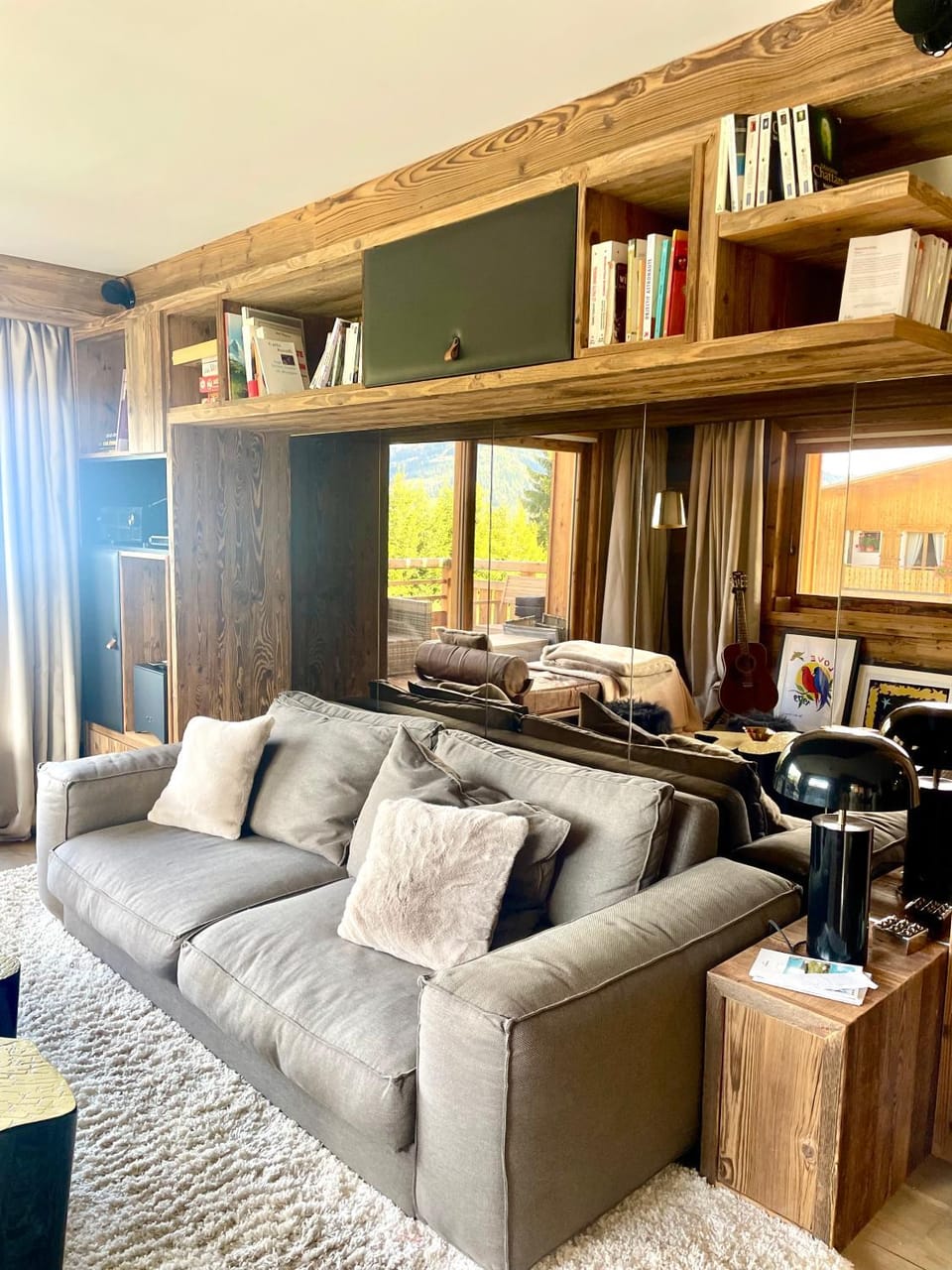 Library, Living room
