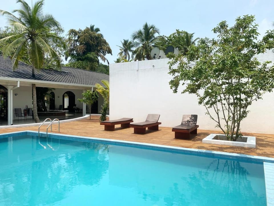 Property building, Swimming pool