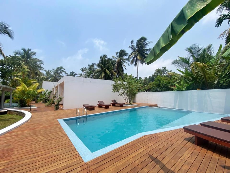 Property building, Swimming pool