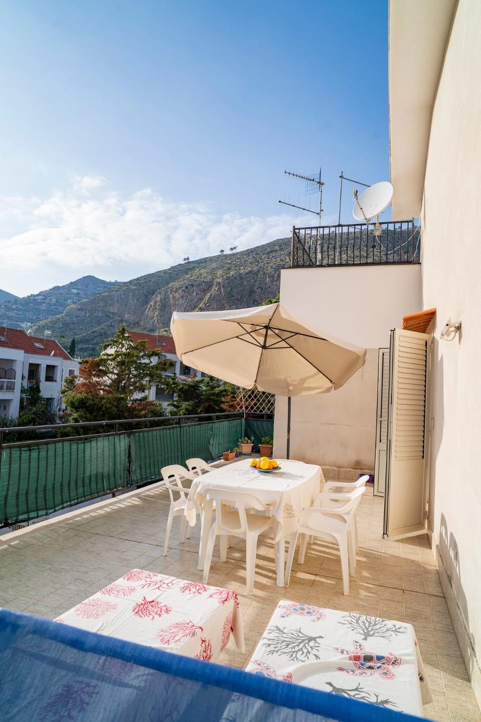 Day, Natural landscape, View (from property/room), Balcony/Terrace, Dining area, Mountain view, sunbed