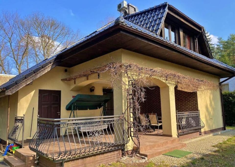 Dom nad jeziorem Sławskim House in Greater Poland Voivodeship