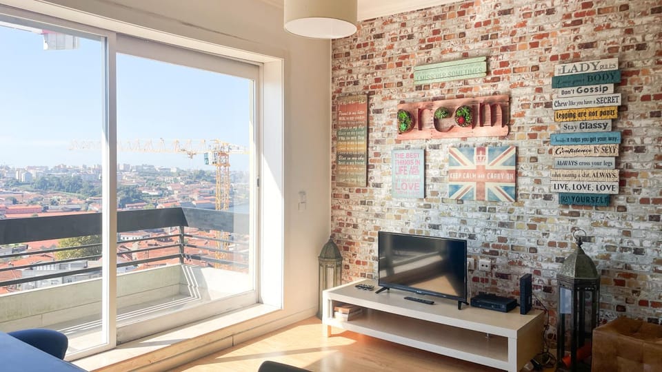 Communal lounge/ TV room, TV and multimedia, Living room