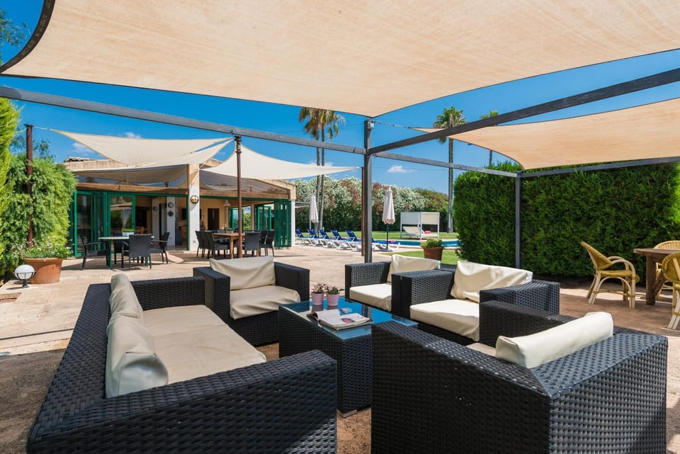 Patio, Lounge or bar