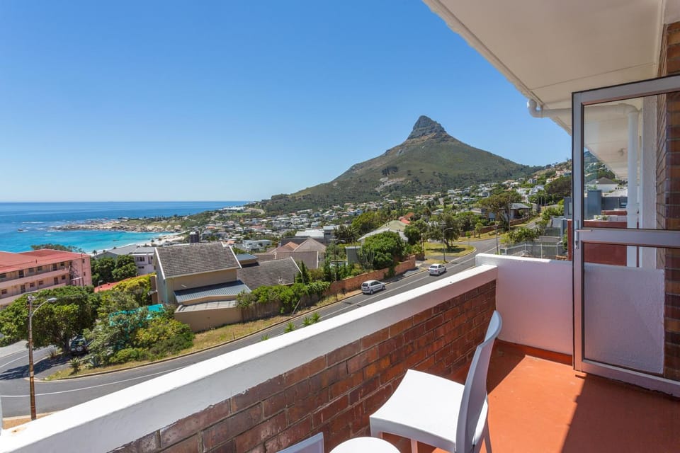 Woodlands Apartments Apartment in Camps Bay
