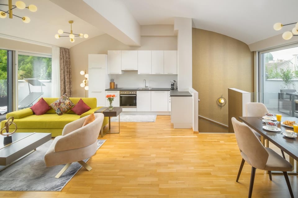 Living room, Seating area, Dining area, kitchen