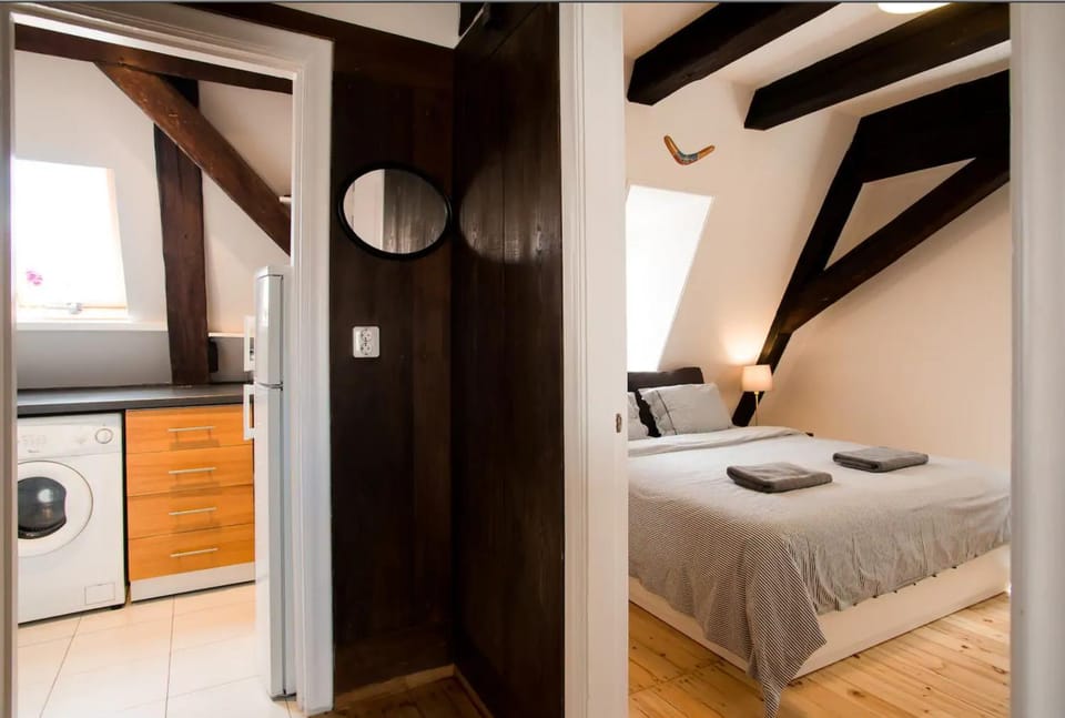 Bed, Bedroom, kitchen